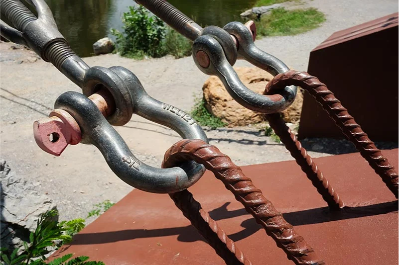 shackles for liftng